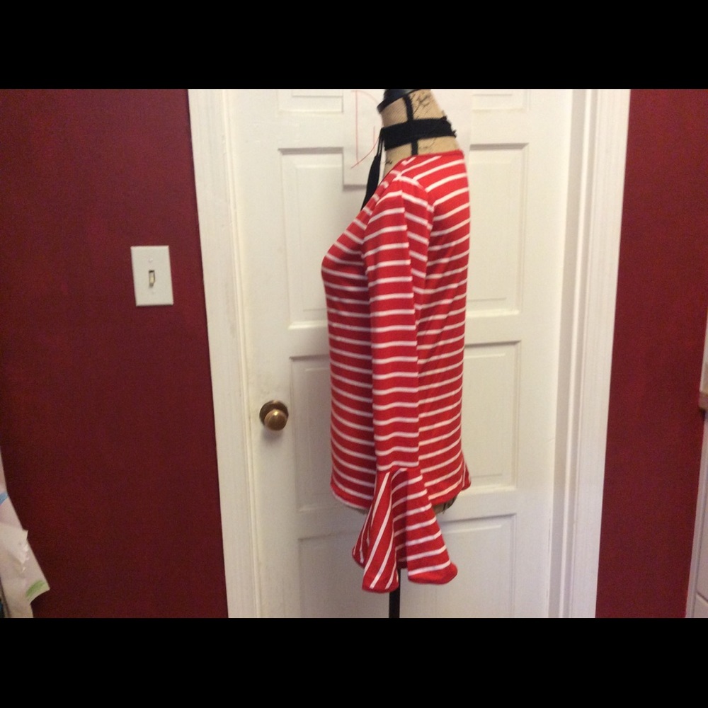 ❤️5 Star 🌟 Red striped bell sleeve top❤️ - Picture 7 of 8